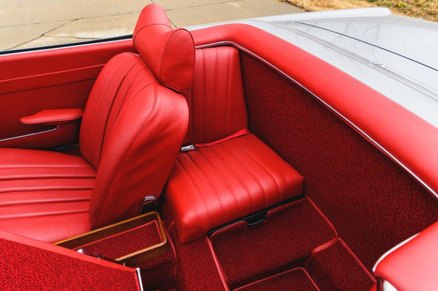 Интерьер Mercedes-Benz 280 SL (W113) 1969 года  (EU) (фото 98 из 141)